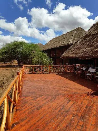 1 Night Ngutuni Safari